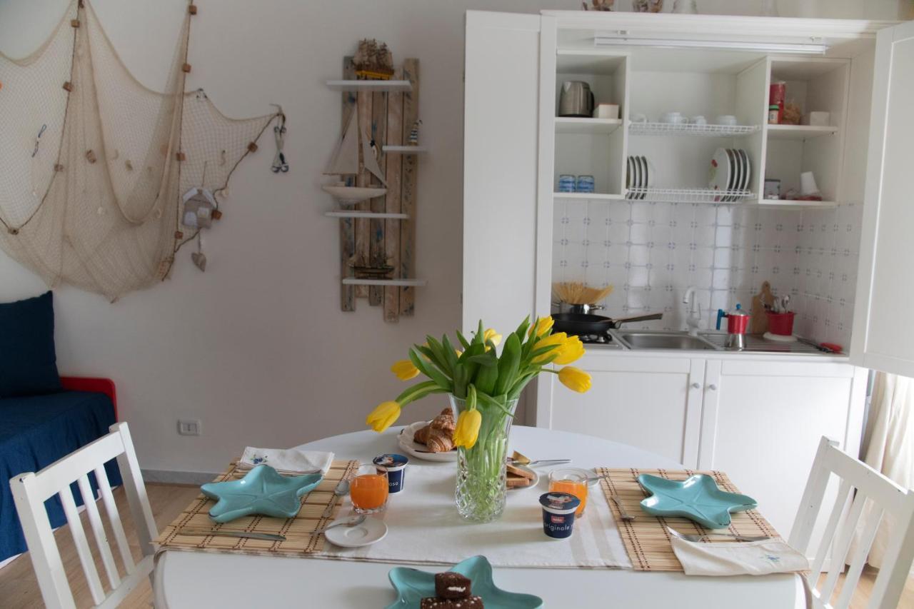 Casa Laura Bed & Breakfast แตร์ราชินา ภายนอก รูปภาพ