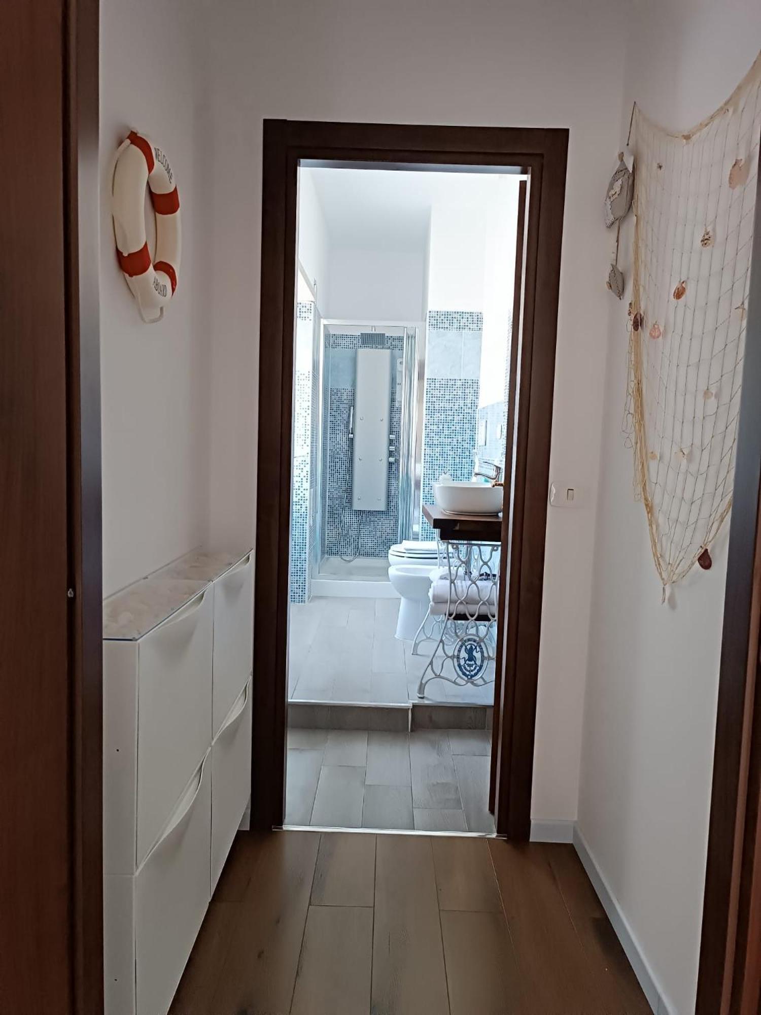 Casa Laura Bed & Breakfast แตร์ราชินา ภายนอก รูปภาพ